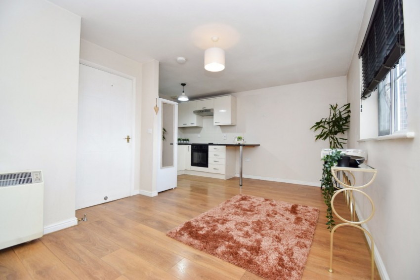 Images for Bath Road, Berkshire EAID:2640919782 BID:BUR