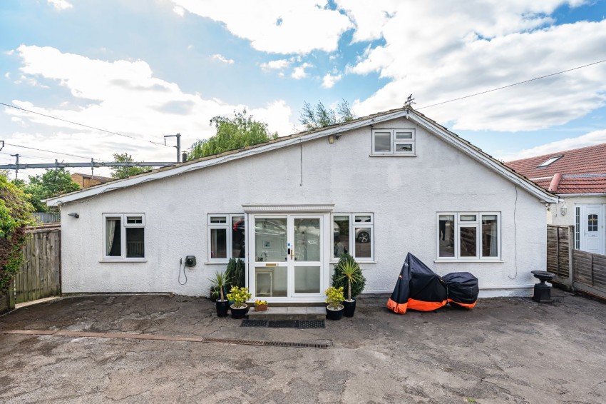 Images for Near Burnham, Berkshire EAID:2640919782 BID:BUR