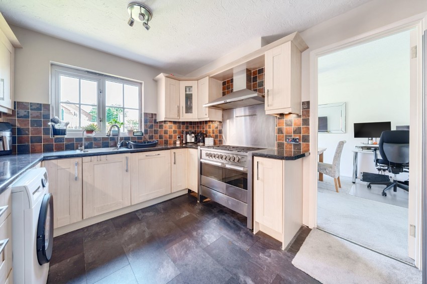 Images for Cippenham, Berkshire EAID:2640919782 BID:BUR