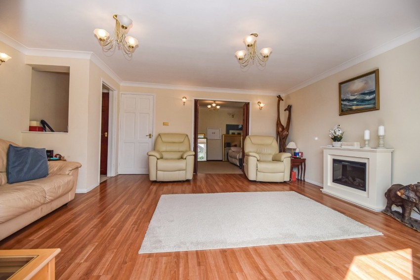 Images for Burnham, Buckinghamshire EAID:2640919782 BID:BUR