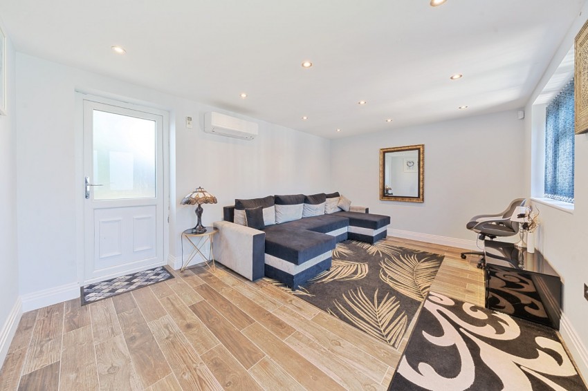 Images for Cippenham, Berkshire EAID:2640919782 BID:BUR