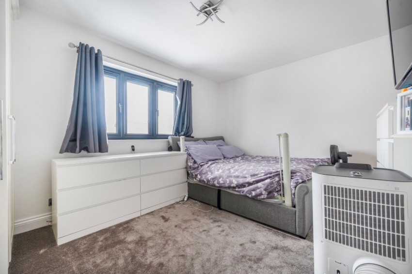 Images for Burnham, Slough, Buckinghamshire EAID:2640919782 BID:BUR