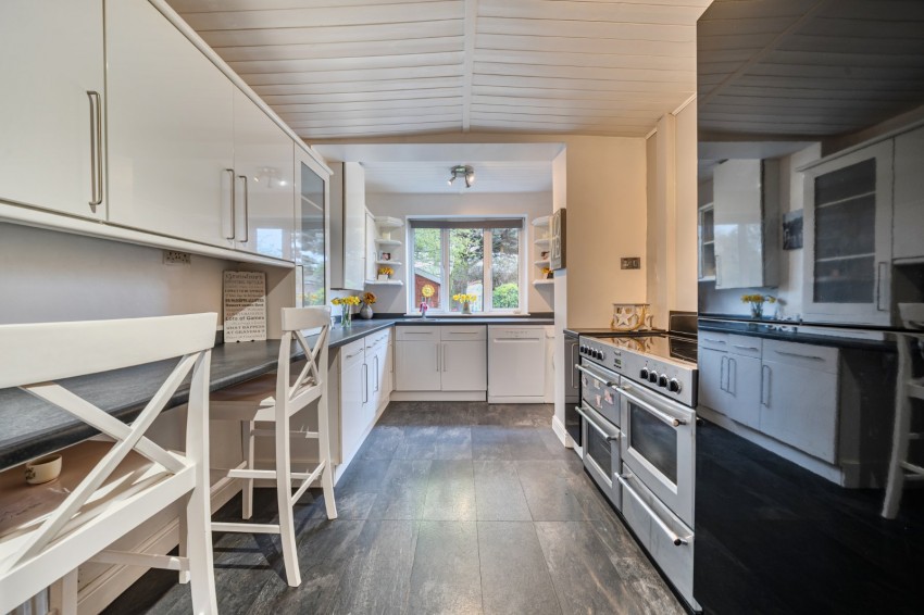 Images for Near Burnham, Berkshire EAID:2640919782 BID:BUR