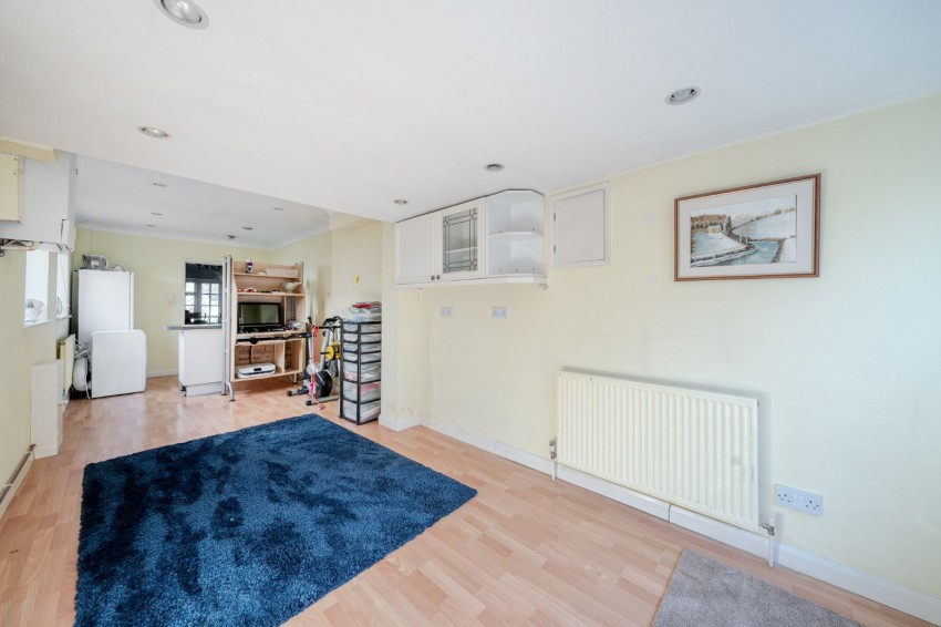 Images for Farnham Royal, Buckinghamshire EAID:2640919782 BID:BUR