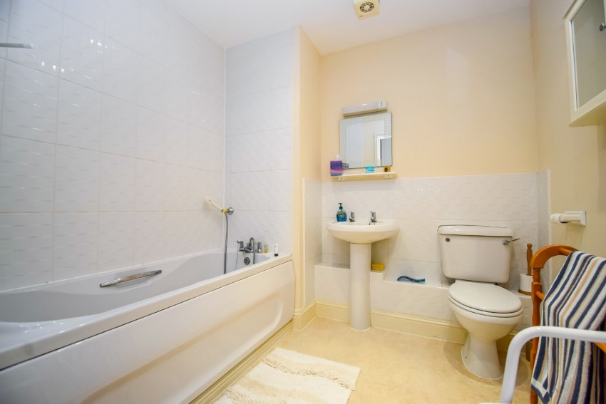 Images for Jennery Lane, Burnham EAID:2640919782 BID:BUR