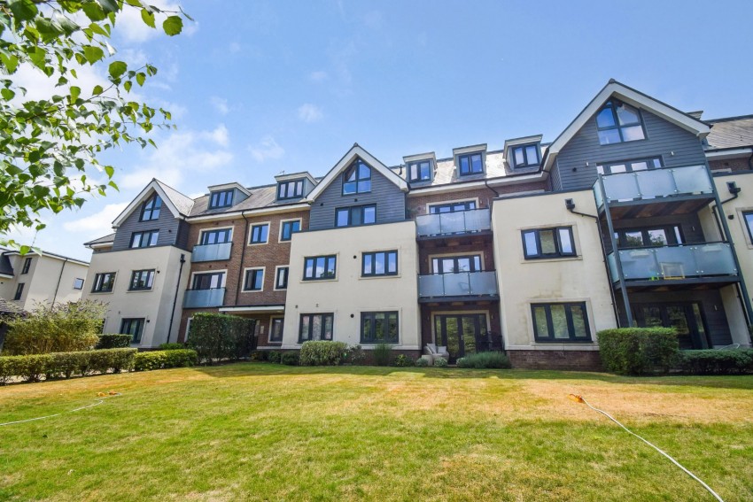 Images for Taplow, Maidenhead, Buckinghamshire EAID:2640919782 BID:BUR