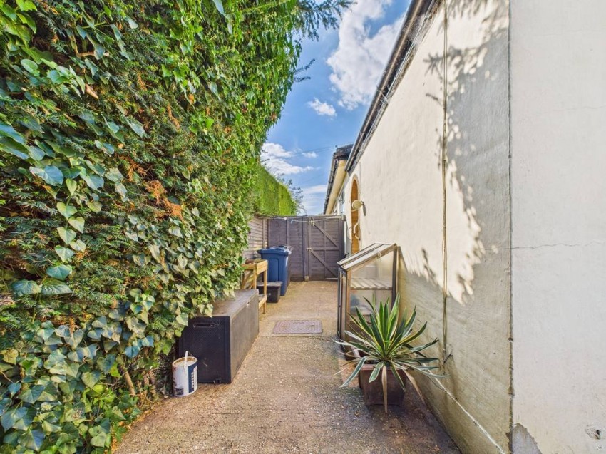 Images for Chesham EAID:2640919782 BID:CHE