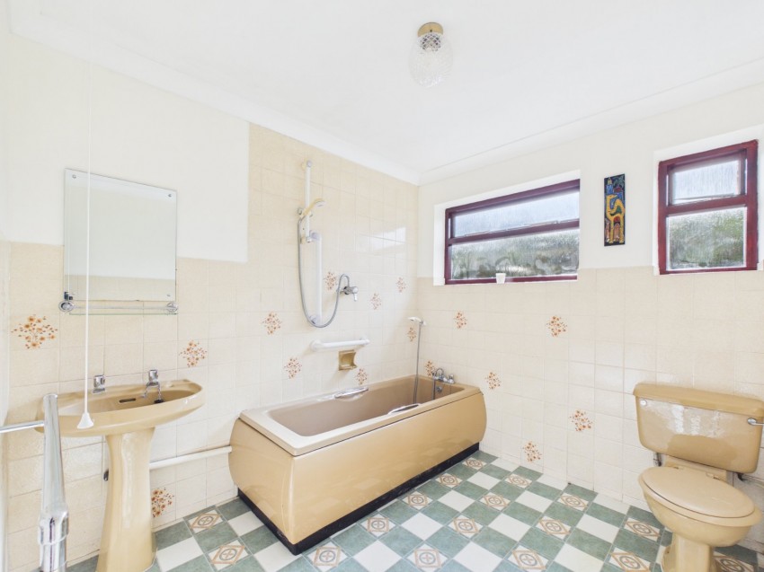 Images for Chesham EAID:2640919782 BID:CHE