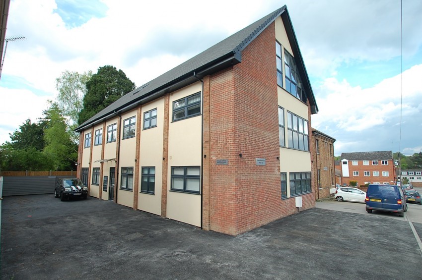 Images for Churchfield House, Churchfield Road, Buckinghamshire EAID:2640919782 BID:CPL