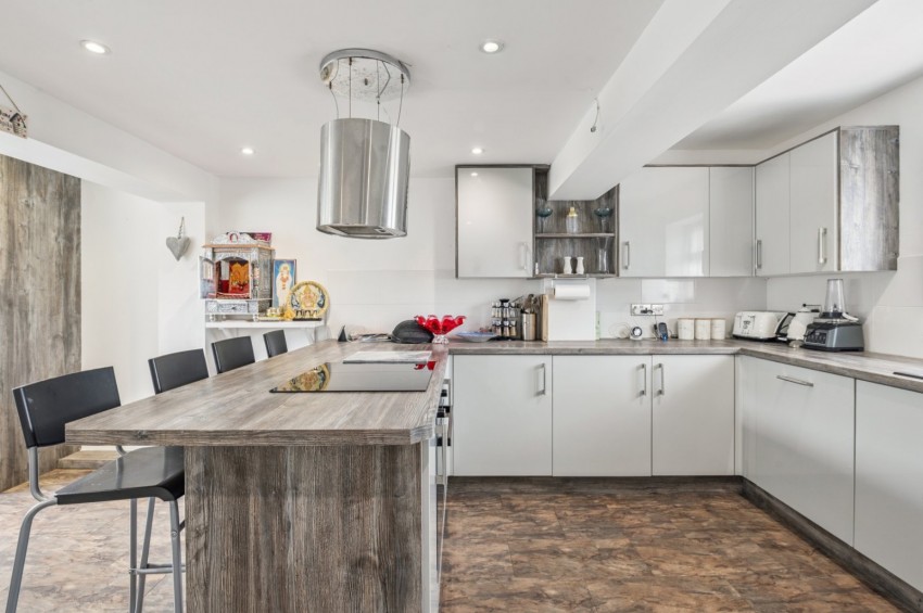 Images for Chalfont St. Peter, Gerrards Cross, Buckinghamshire EAID:2640919782 BID:CSP