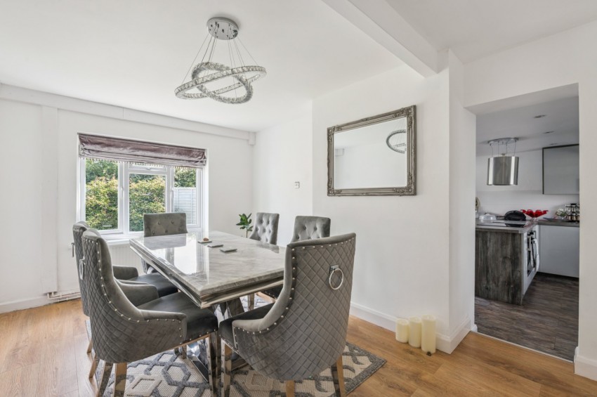 Images for Chalfont St. Peter, Gerrards Cross, Buckinghamshire EAID:2640919782 BID:CSP