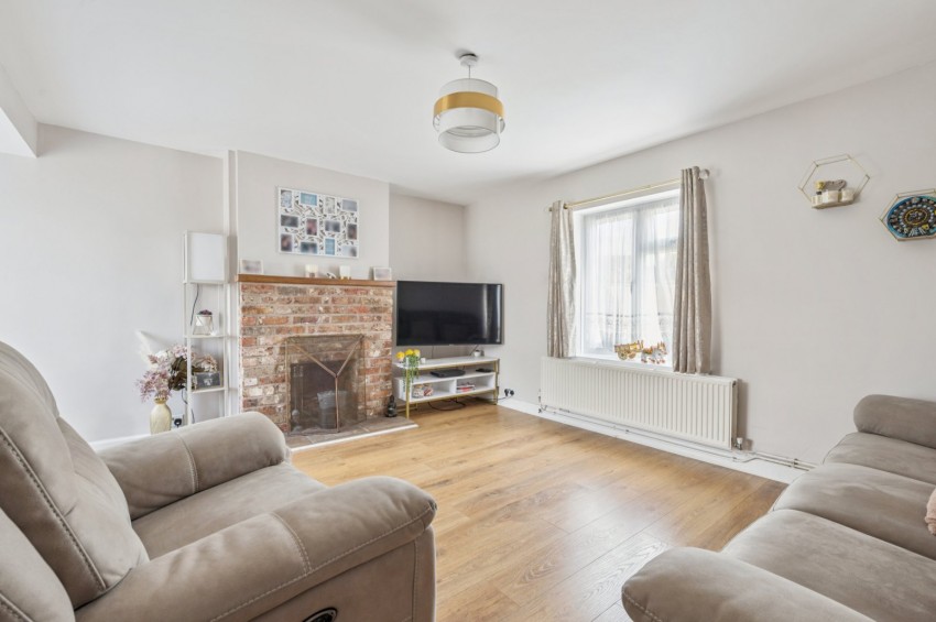 Images for Chalfont St. Peter, Gerrards Cross, Buckinghamshire EAID:2640919782 BID:CSP