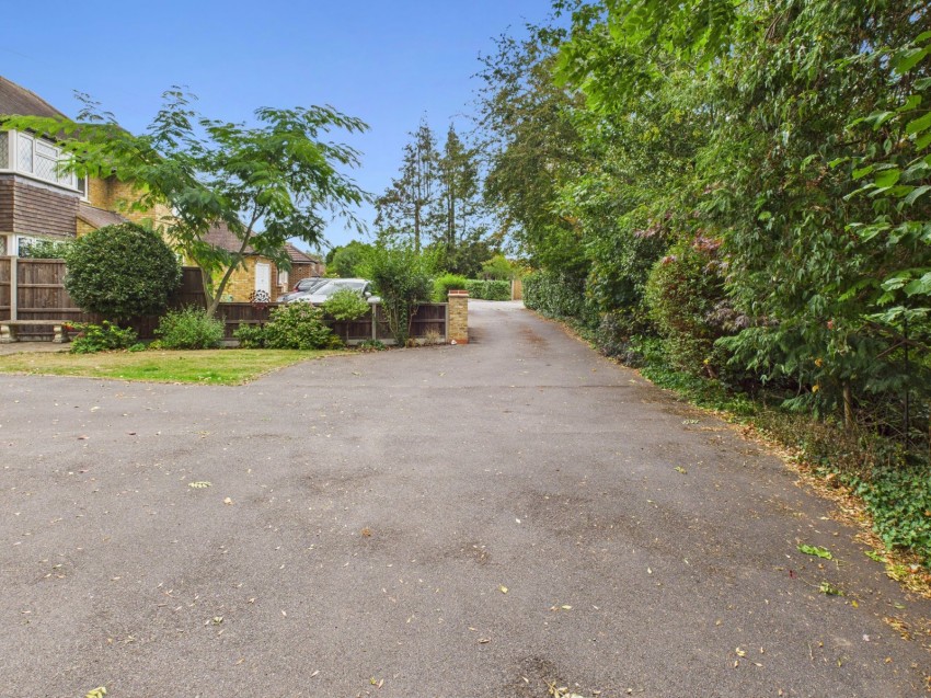 Images for Chalfont St. Giles EAID:2640919782 BID:CSG