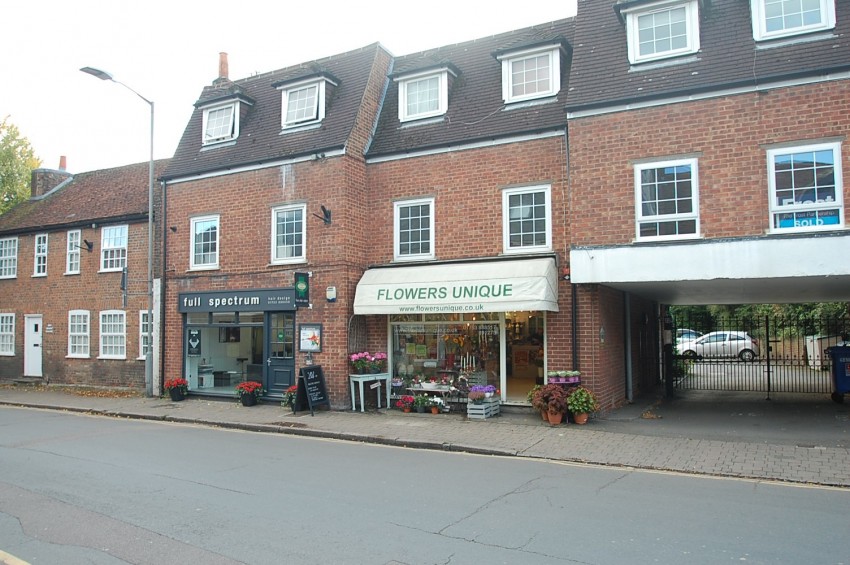 Images for High Street, Chalfont St. Peter, Buckinghamshire EAID:2640919782 BID:CSP