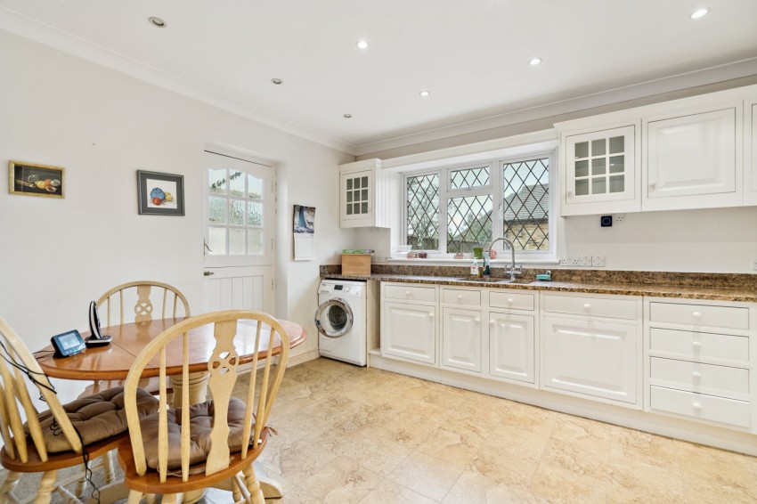 Images for Chalfont St. Peter, Buckinghamshire EAID:2640919782 BID:CSP