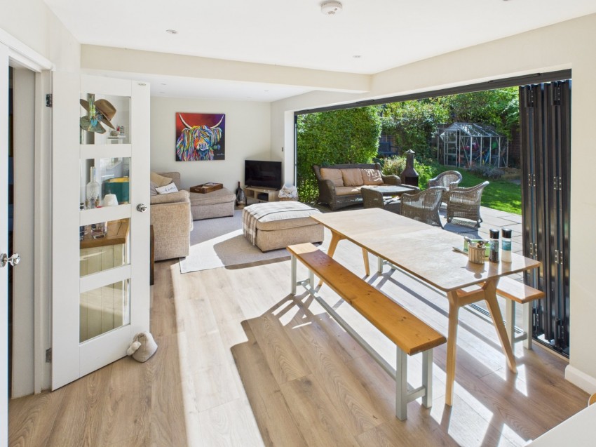 Images for Chalfont St. Peter, Buckinghamshire, Chalfont Saint Peter EAID:2640919782 BID:CSP