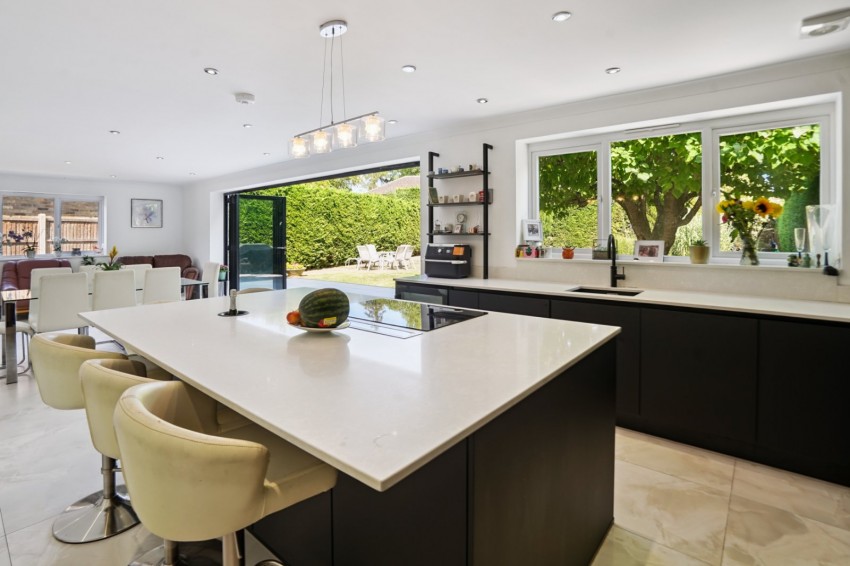 Images for Chalfont St. Peter, Gerrards Cross, Buckinghamshire EAID:2640919782 BID:CSP