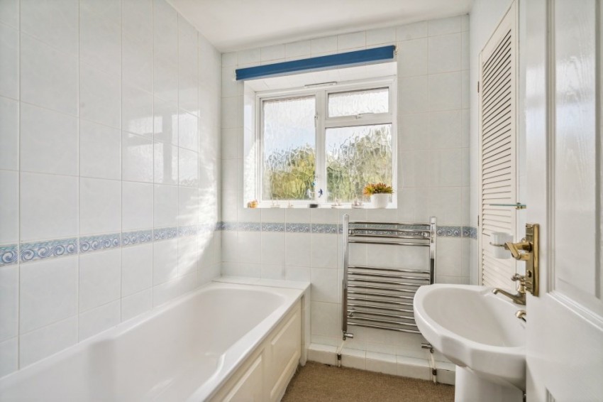 Images for Chalfont St. Peter, Gerrards Cross, Buckinghamshire EAID:2640919782 BID:CSP