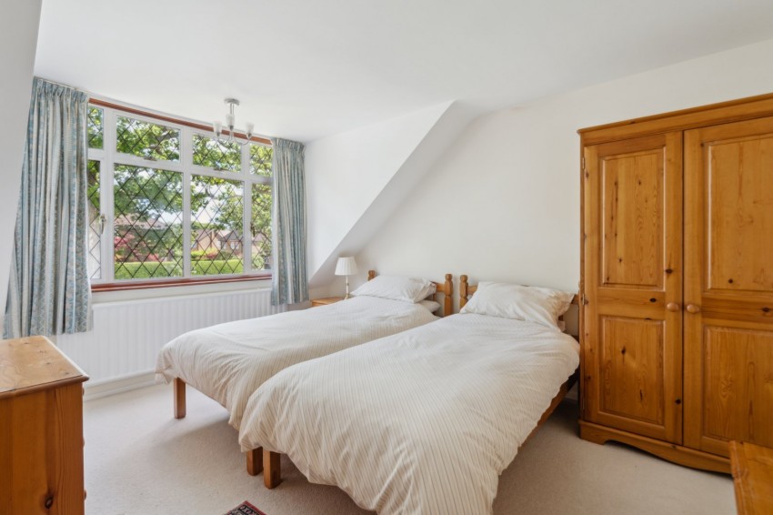 Images for Chalfont St. Peter, Buckinghamshire, Chalfont Saint Peter EAID:2640919782 BID:CSP