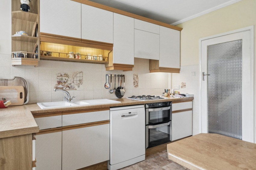 Images for Chalfont St. Peter, Buckinghamshire, Chalfont Saint Peter EAID:2640919782 BID:CSP