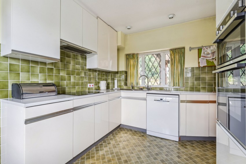 Images for Chalfont St. Peter, Gerrards Cross, Buckinghamshire EAID:2640919782 BID:CSP