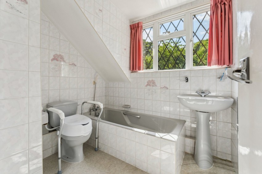 Images for Chalfont St. Peter, Gerrards Cross, Buckinghamshire EAID:2640919782 BID:CSP