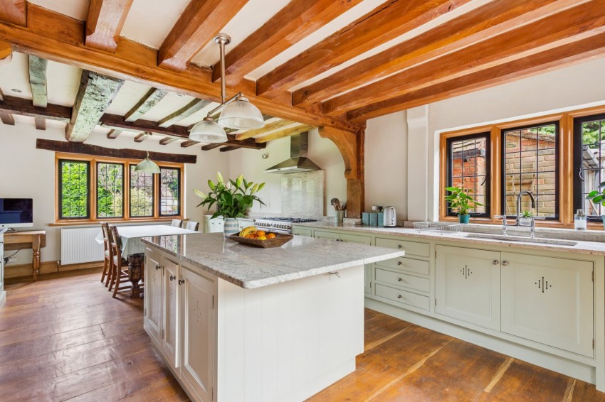 Images for Chalfont St. Peter, Gerrards Cross, Buckinghamshire EAID:2640919782 BID:CSP