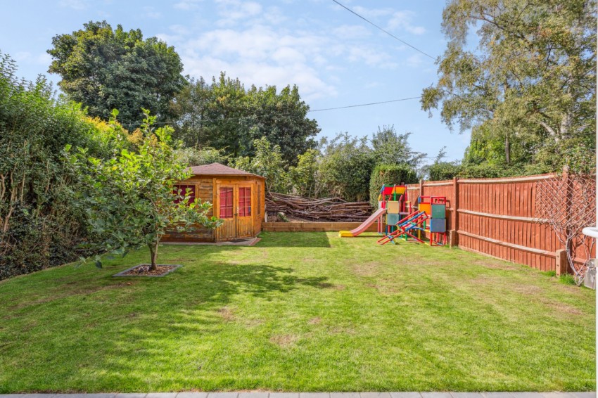 Images for Chalfont St. Peter, Buckinghamshire, Chalfont Saint Peter EAID:2640919782 BID:CSP