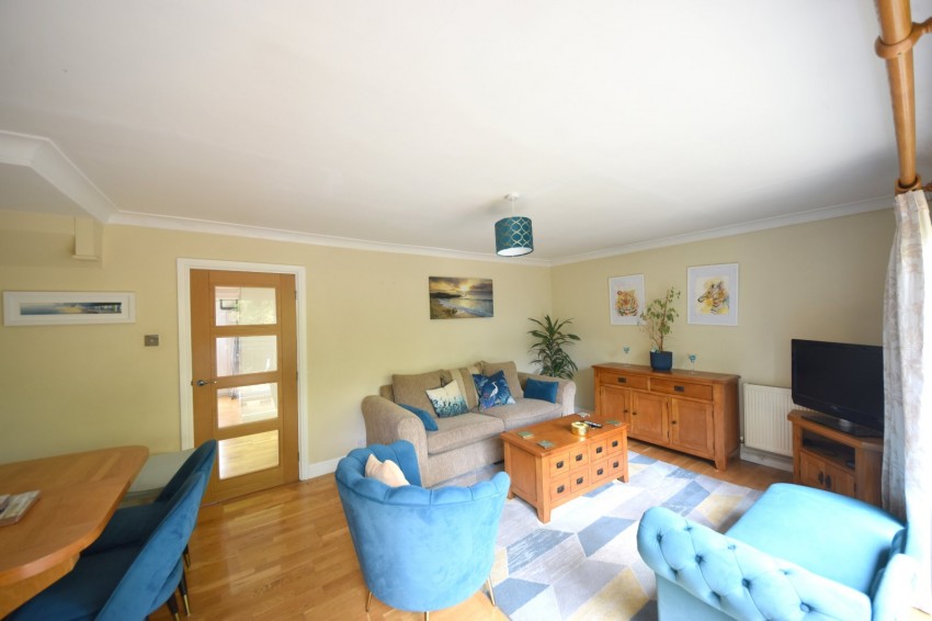 Images for Wooburn Green, High Wycombe, Buckinghamshire EAID:2640919782 BID:FHH