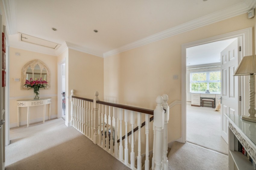 Images for Chalfont St. Peter, Buckinghamshire, Chalfont Saint Peter EAID:2640919782 BID:CSP