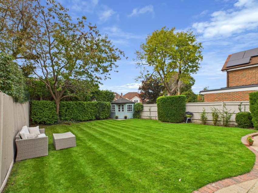 Images for Chalfont St. Peter, Buckinghamshire, Chalfont Saint Peter EAID:2640919782 BID:CSP