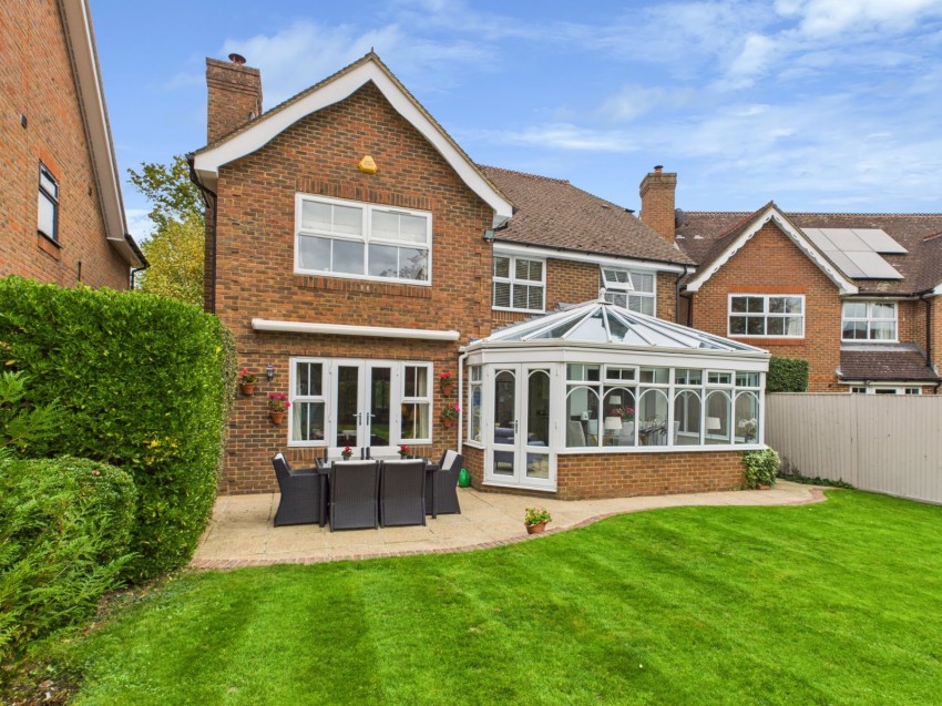 Images for Chalfont St. Peter, Buckinghamshire, Chalfont Saint Peter EAID:2640919782 BID:CSP