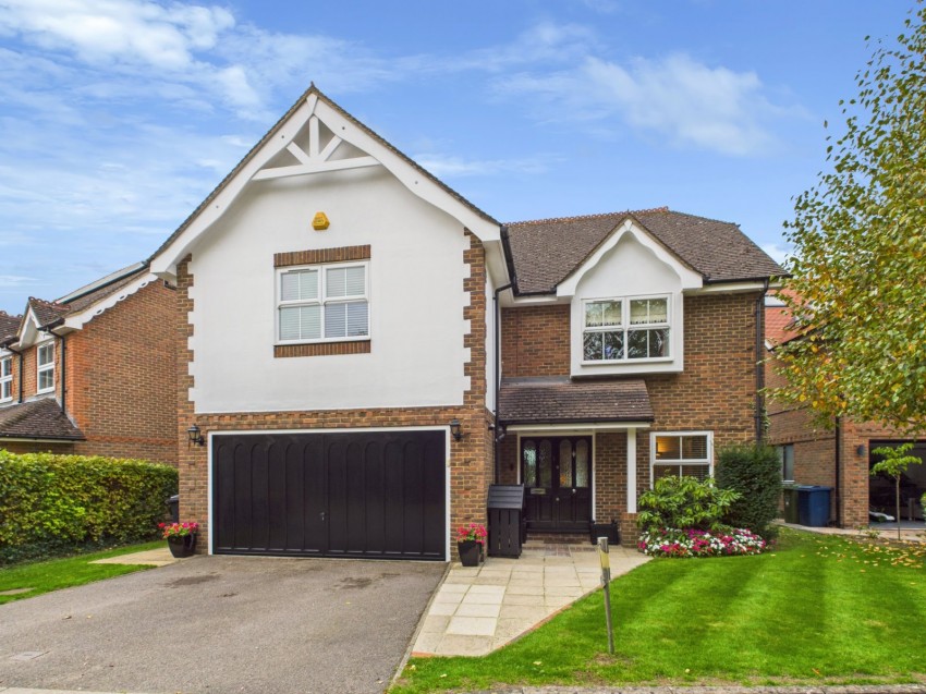 Images for Chalfont St. Peter, Buckinghamshire, Chalfont Saint Peter EAID:2640919782 BID:CSP