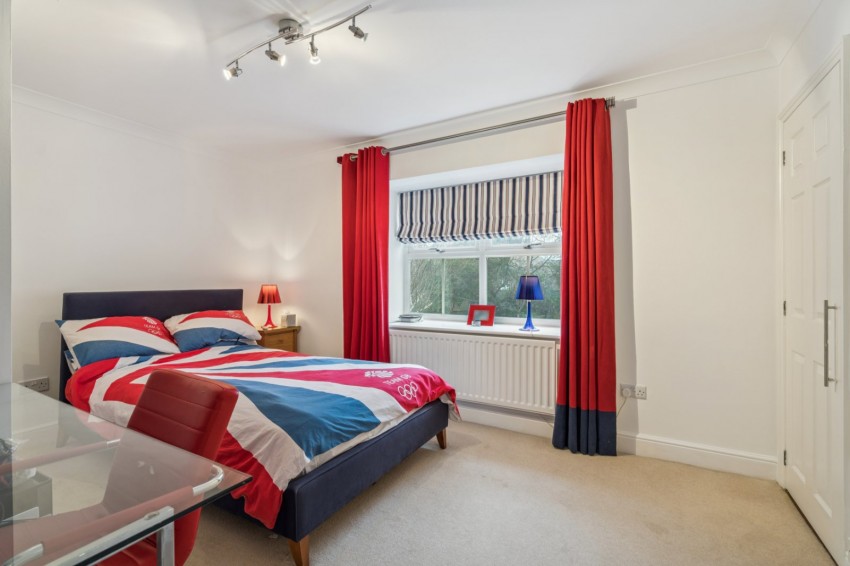 Images for Chalfont St. Peter, Buckinghamshire, Chalfont Saint Peter EAID:2640919782 BID:CSP