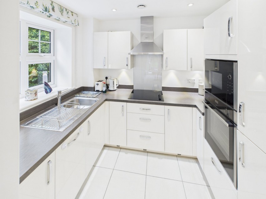 Images for Chalfont St. Peter, Buckinghamshire, Chalfont Saint Peter EAID:2640919782 BID:CSP