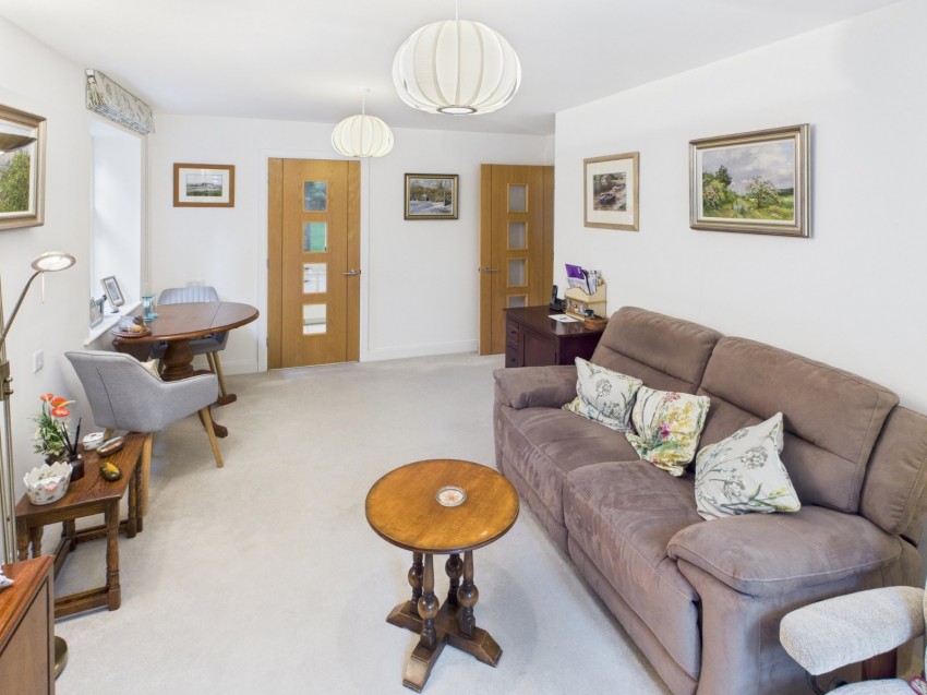 Images for Chalfont St. Peter, Buckinghamshire, Chalfont Saint Peter EAID:2640919782 BID:CSP