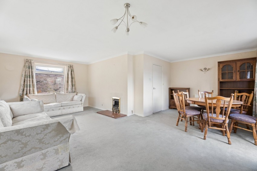 Images for Chalfont St. Peter, Buckinghamshire, Chalfont Saint Peter EAID:2640919782 BID:CSP