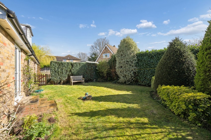 Images for Chalfont St. Peter, Buckinghamshire, Chalfont Saint Peter EAID:2640919782 BID:CSP