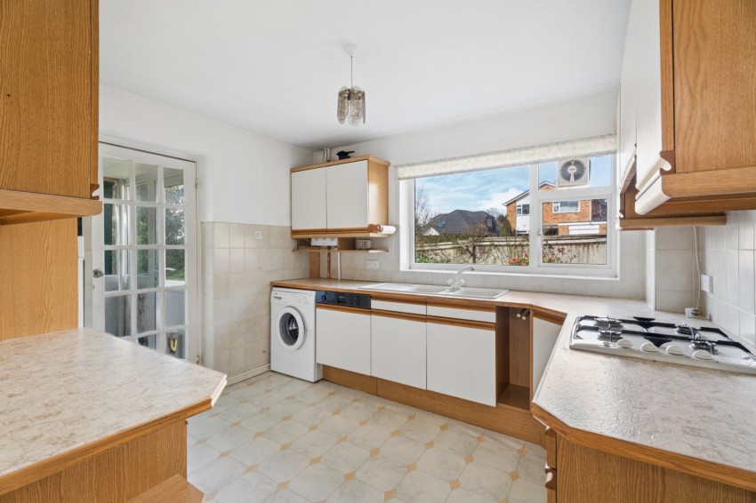 Images for Chalfont St. Peter, Buckinghamshire, Chalfont Saint Peter EAID:2640919782 BID:CSP