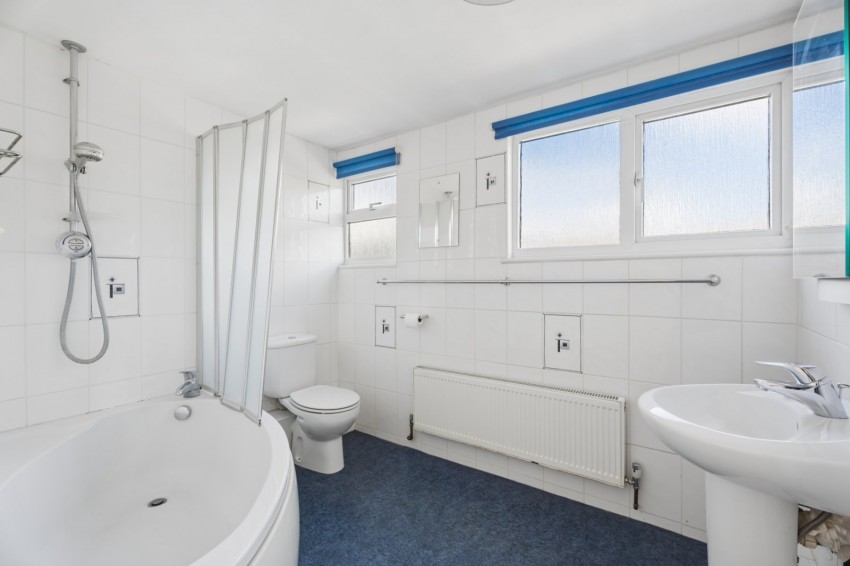 Images for Chalfont St. Peter, Buckinghamshire, Chalfont Saint Peter EAID:2640919782 BID:CSP