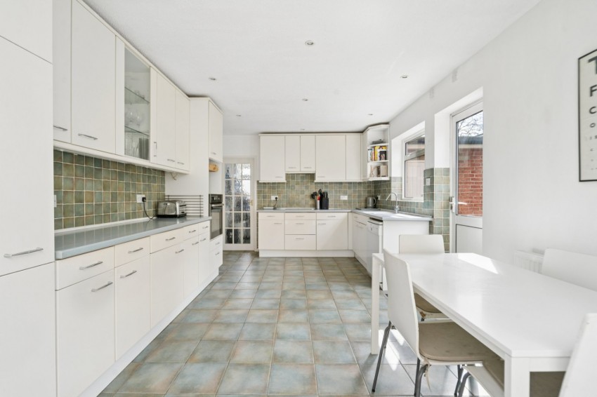 Images for Chalfont St. Peter, Gerrards Cross, Buckinghamshire EAID:2640919782 BID:CSP