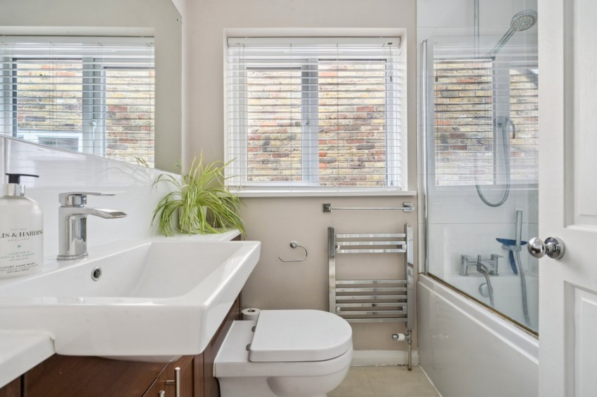 Images for Chalfont St. Peter, Gerrards Cross, Buckinghamshire EAID:2640919782 BID:CSP