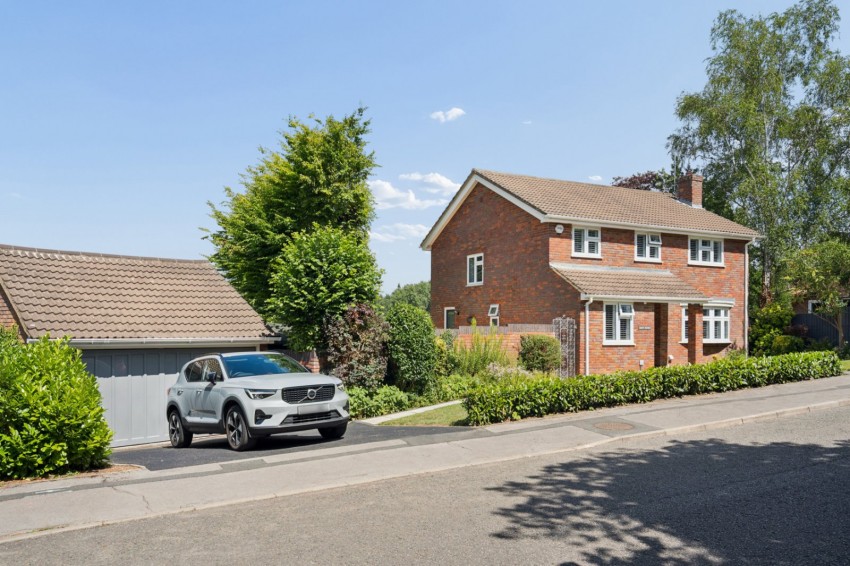 Images for Chalfont St. Peter, Buckinghamshire EAID:2640919782 BID:CSP