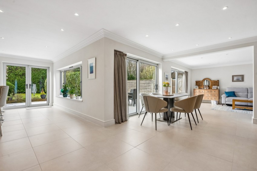 Images for Chalfont St. Peter, Gerrards Cross, Buckinghamshire EAID:2640919782 BID:CSP