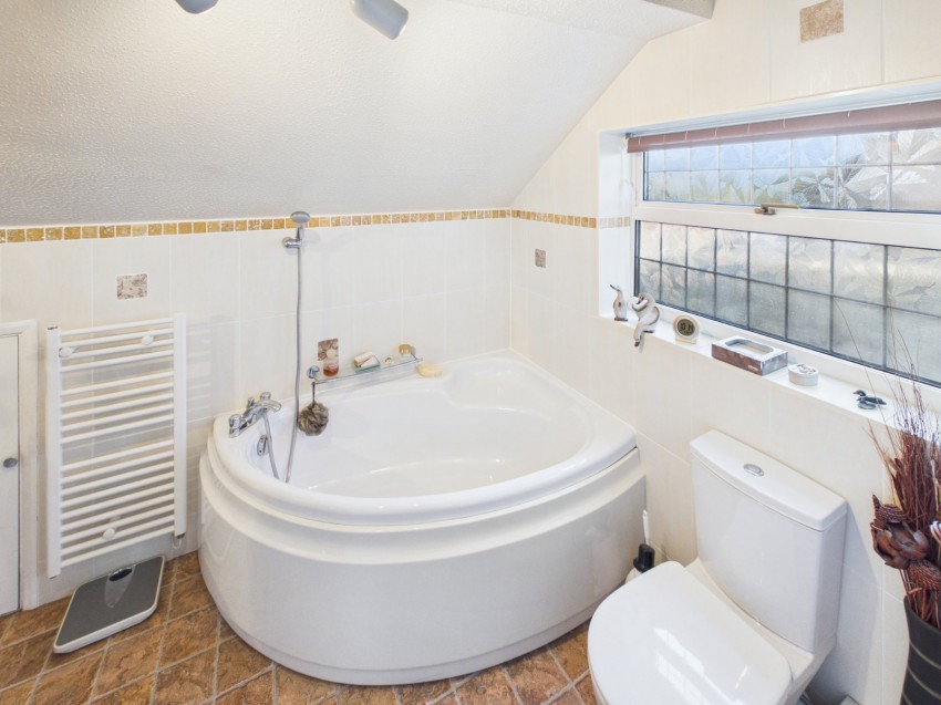 Images for Chalfont St. Peter, Gerrards Cross, Buckinghamshire EAID:2640919782 BID:CSP