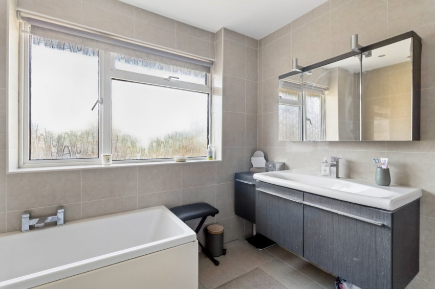 Images for Chalfont St. Peter, Gerrards Cross, Buckinghamshire EAID:2640919782 BID:CSP