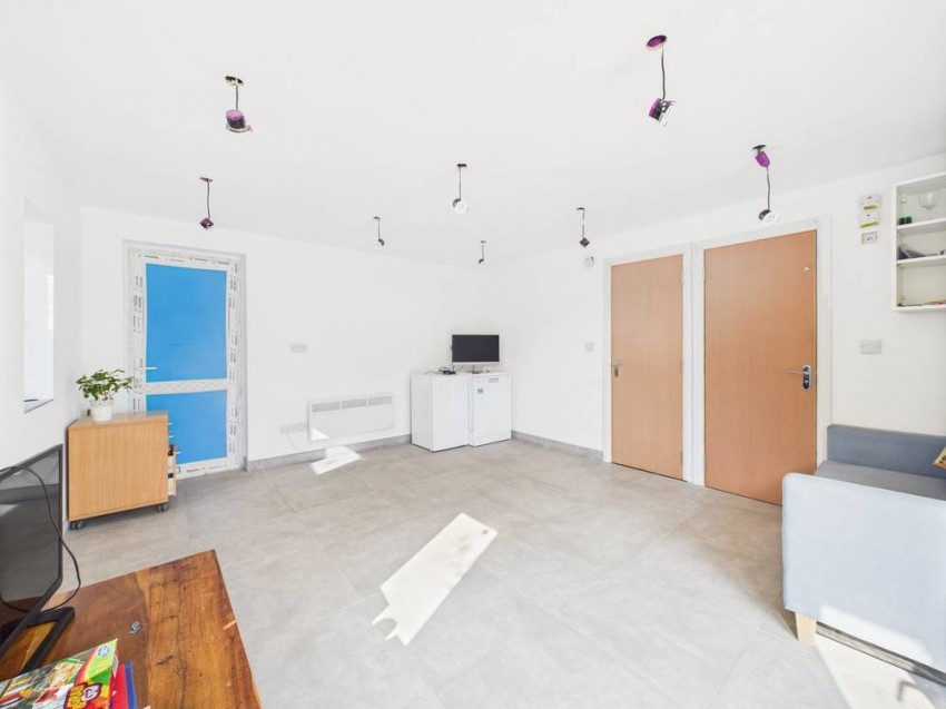 Images for Feltham, Middlesex EAID:2640919782 BID:FEL