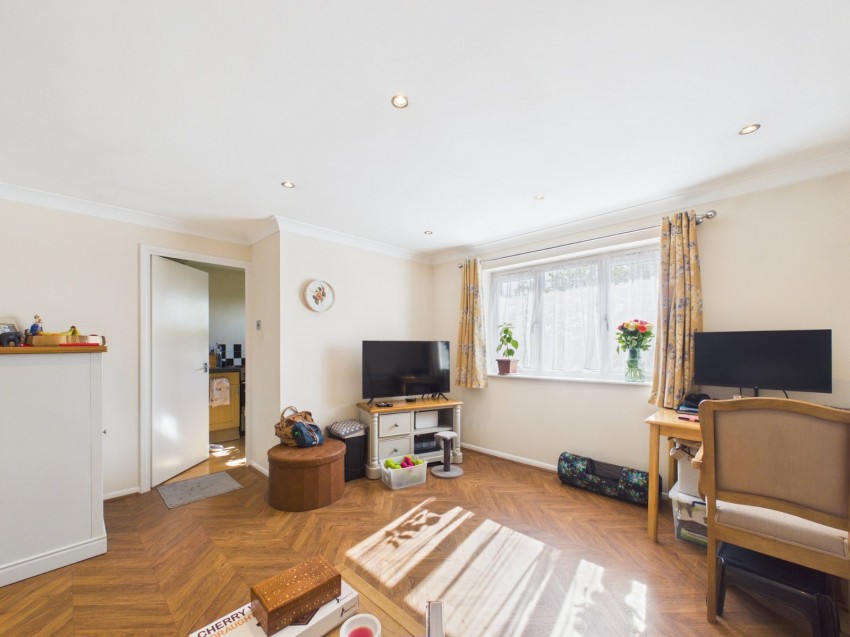 Images for Feltham EAID:2640919782 BID:FEL