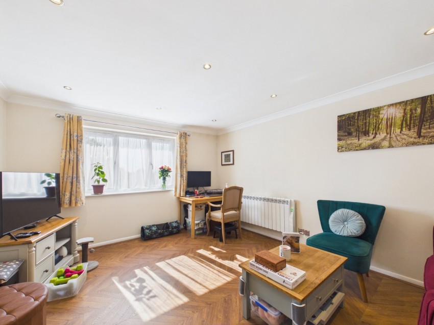 Images for Feltham EAID:2640919782 BID:FEL