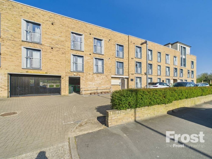 Images for Hatton Road, Bedfont, Greater London EAID:2640919782 BID:FEL